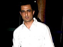 Sanjay Suri - Wikiunfold
